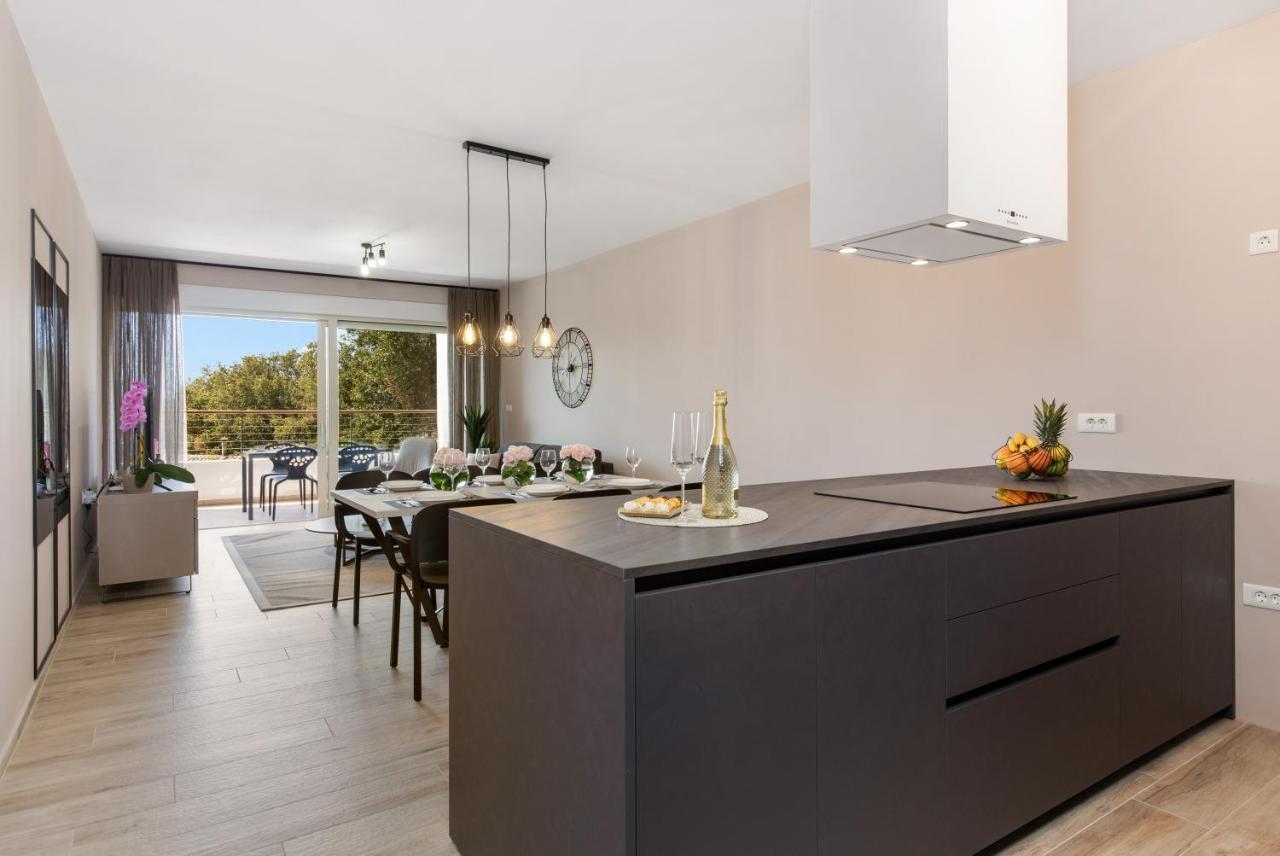 Apartment Hana Pjescana Uvala Bagian luar foto